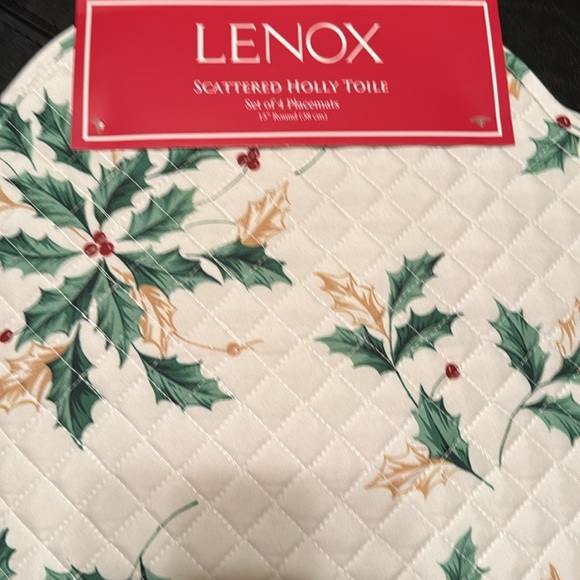 Lenox Scattered Holly Toile 15” Reversible Quilted Placemats - Picture 2 of 4